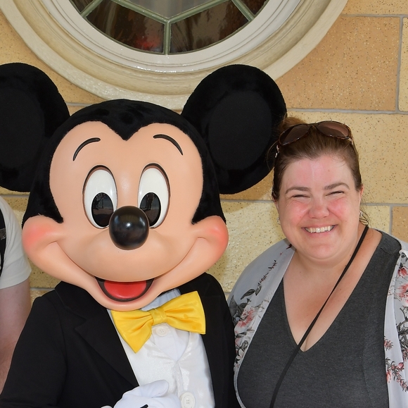 Meet your Posher, Alison - Picture 2 of 2